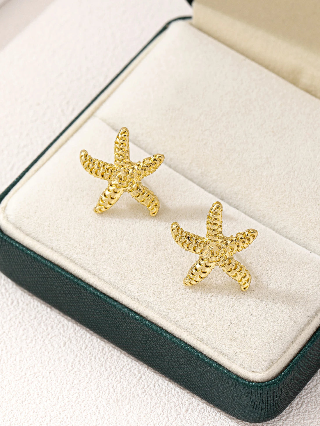 1 Pair of Minimalist Temperament Easiest for Match Retro Fashion Irregular Starfish Stud Earrings