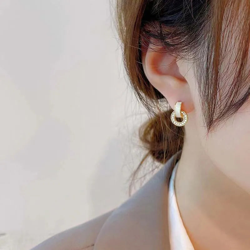 Korean White Drip Oil Circular Stud Earrings for Women Exquisite Sparkling Crystal Geometric Round Earrings Party Jewelry Gifts