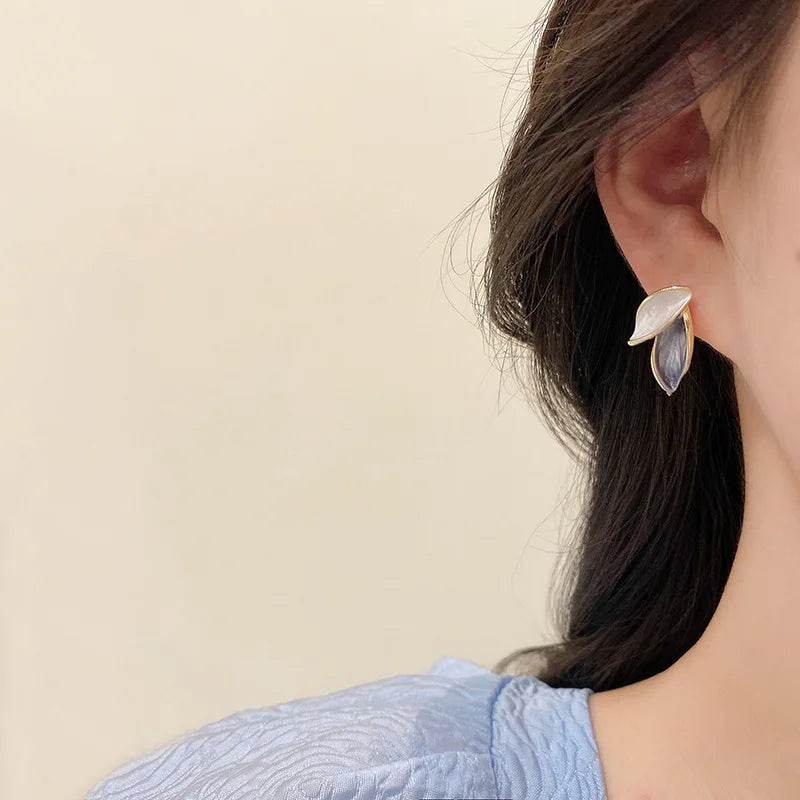 Geometric Metal Leaves Earrings for Women Dripping Oil Korean Cute Stud Earrings Wedding Party Fashion Jewelry Wholesale Gift